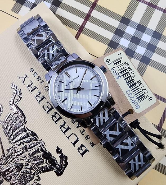 16 Burberry The City Engraved Check Silver Dial Watch - Image 1
