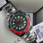 Gucci Dive Green Dial Stainless Steel Men's Watch YA136222